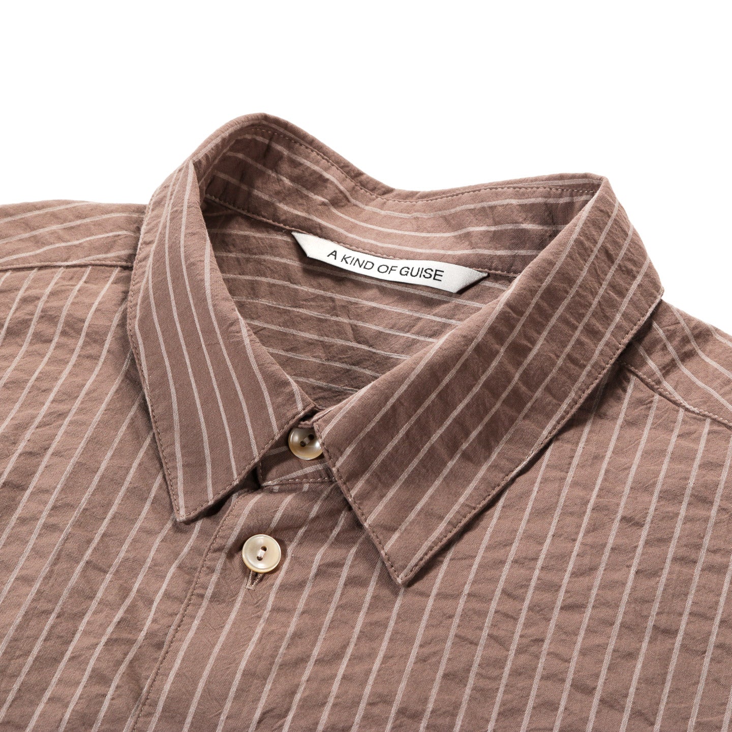 A KIND OF GUISE FULVIO SHIRT COCOA SEERSUCKER STRIPE