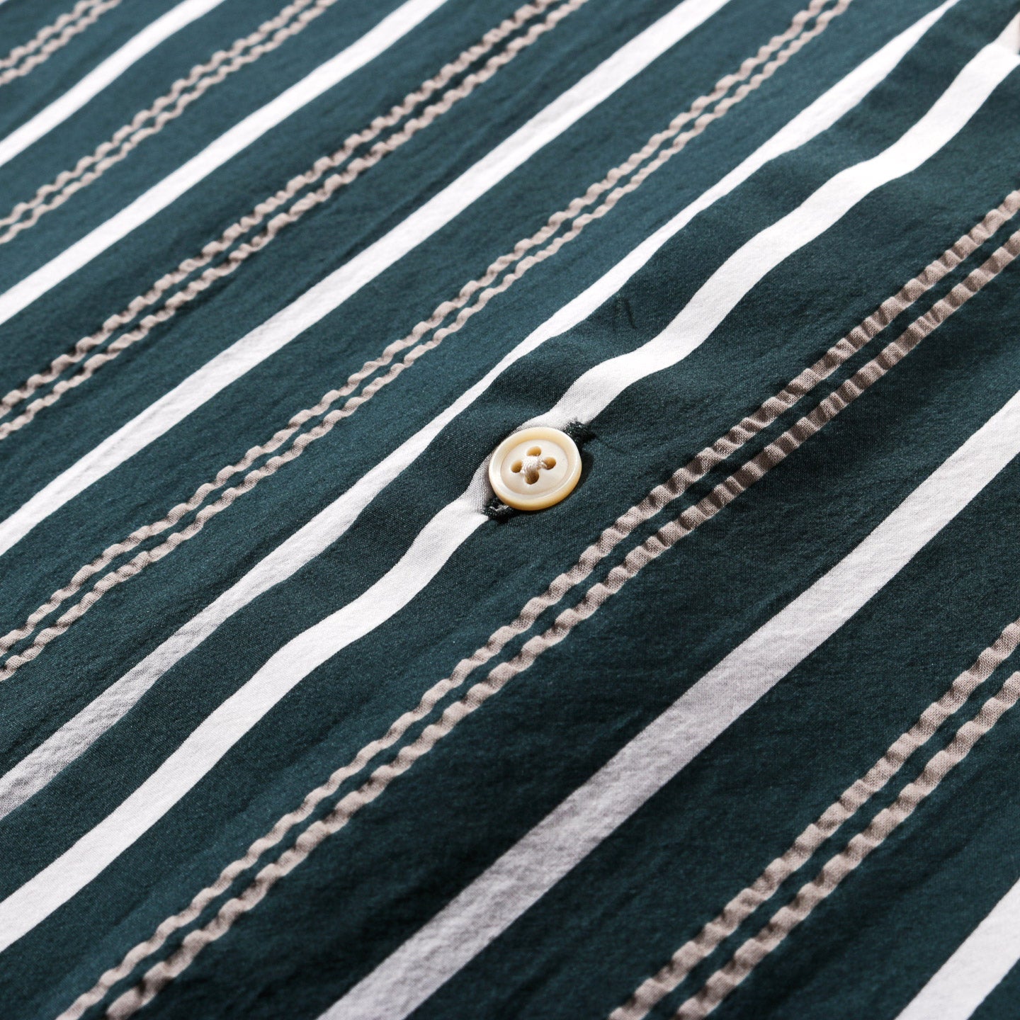 A KIND OF GUISE ELIO SHIRT RACING GREEN STRIPE