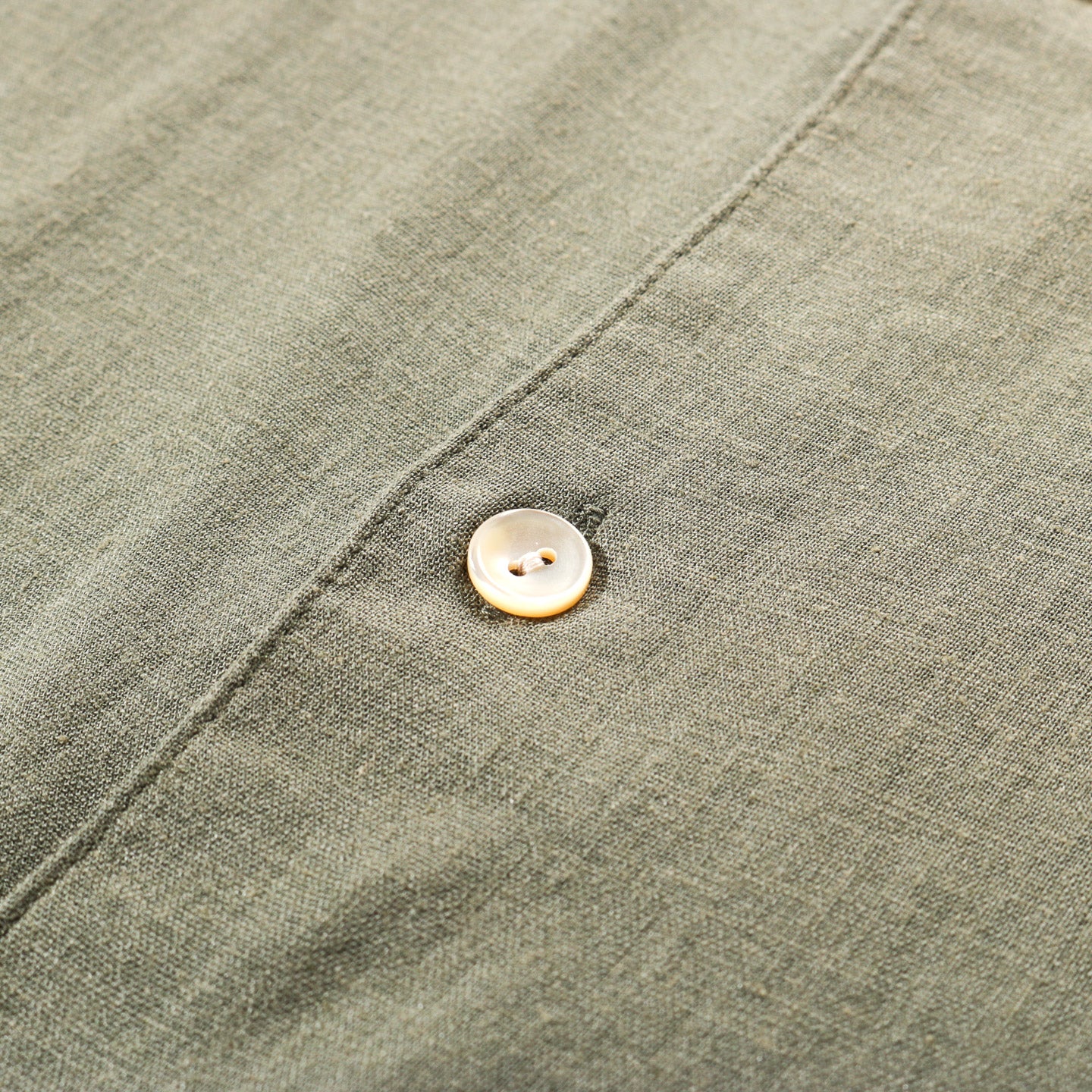 A KIND OF GUISE FULVIO SHIRT DEEP JUNGLE GREEN