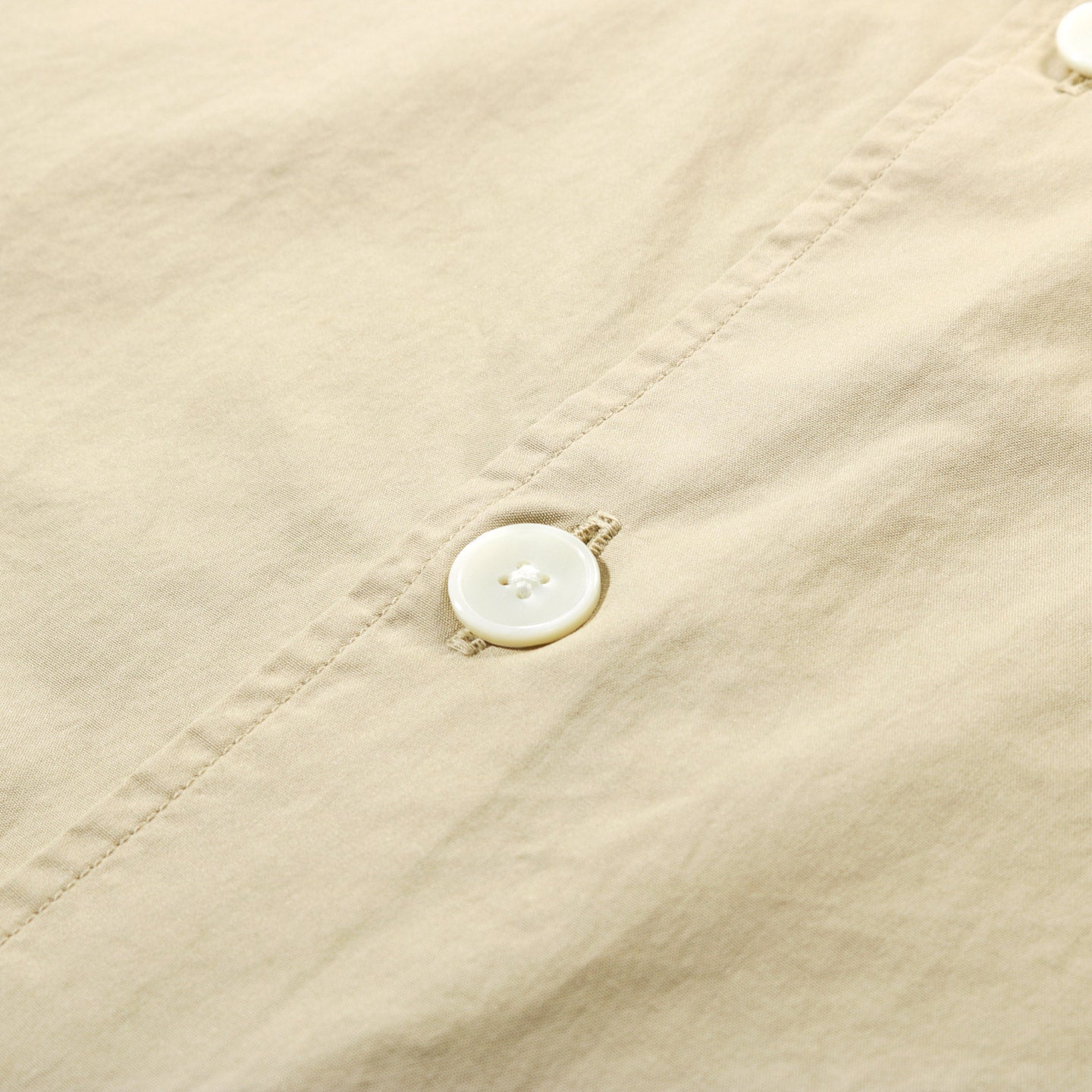 AURALEE GARMENT-DYED FINX SHUTTLE WEATHER SHIRT KHAKI BEIGE