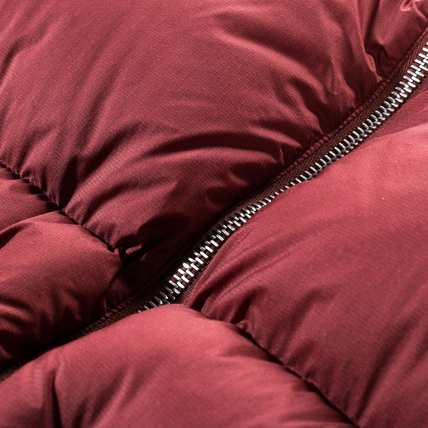 AURALEE SUPER LIGHT NYLON RIPSTOP DOWN BLOUSON BURGUNDY