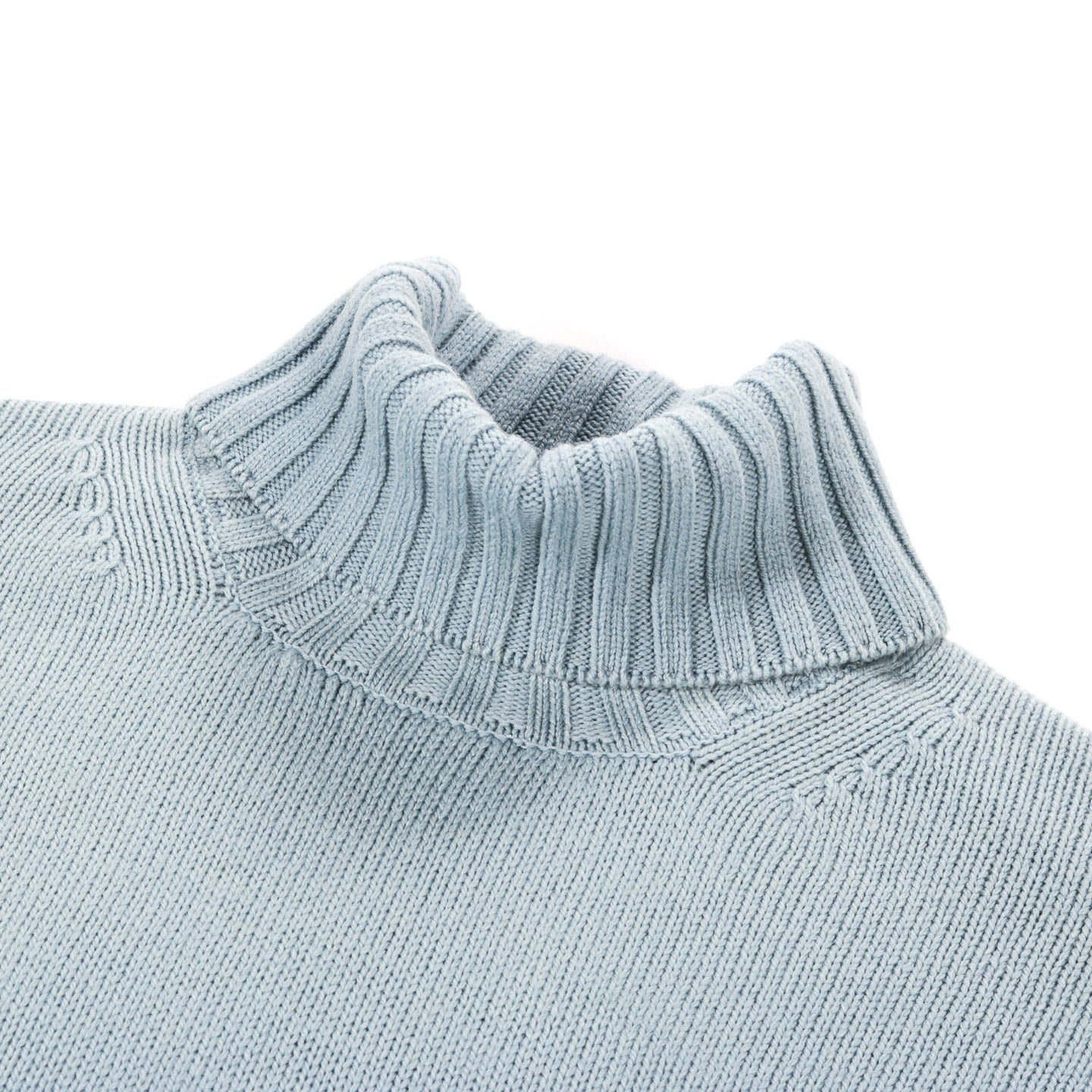 AURALEE WASHED FRENCH MERINO KNIT TURTLE LIGHT BLUE