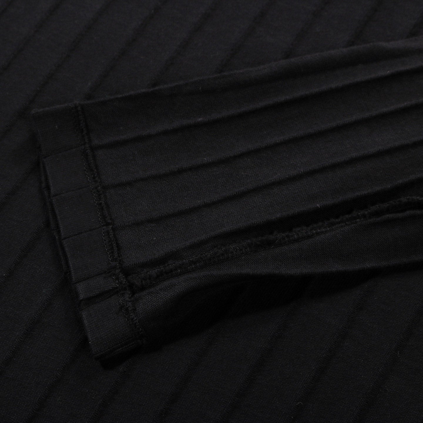 MFPEN ROUND NECK SWEATER BLACK INVERTED AJOUR STRIPE