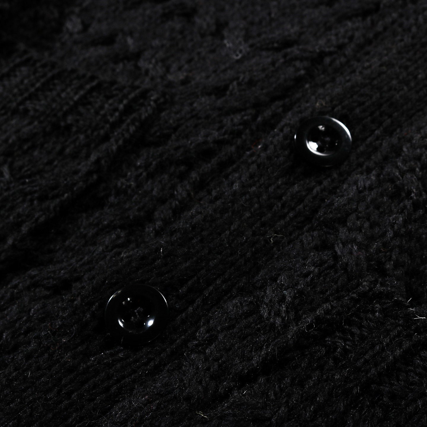 TENDER TYPE 744 PERMUTED CABLE CARDIGAN TWO FOLD MERINO WOOL BLACK