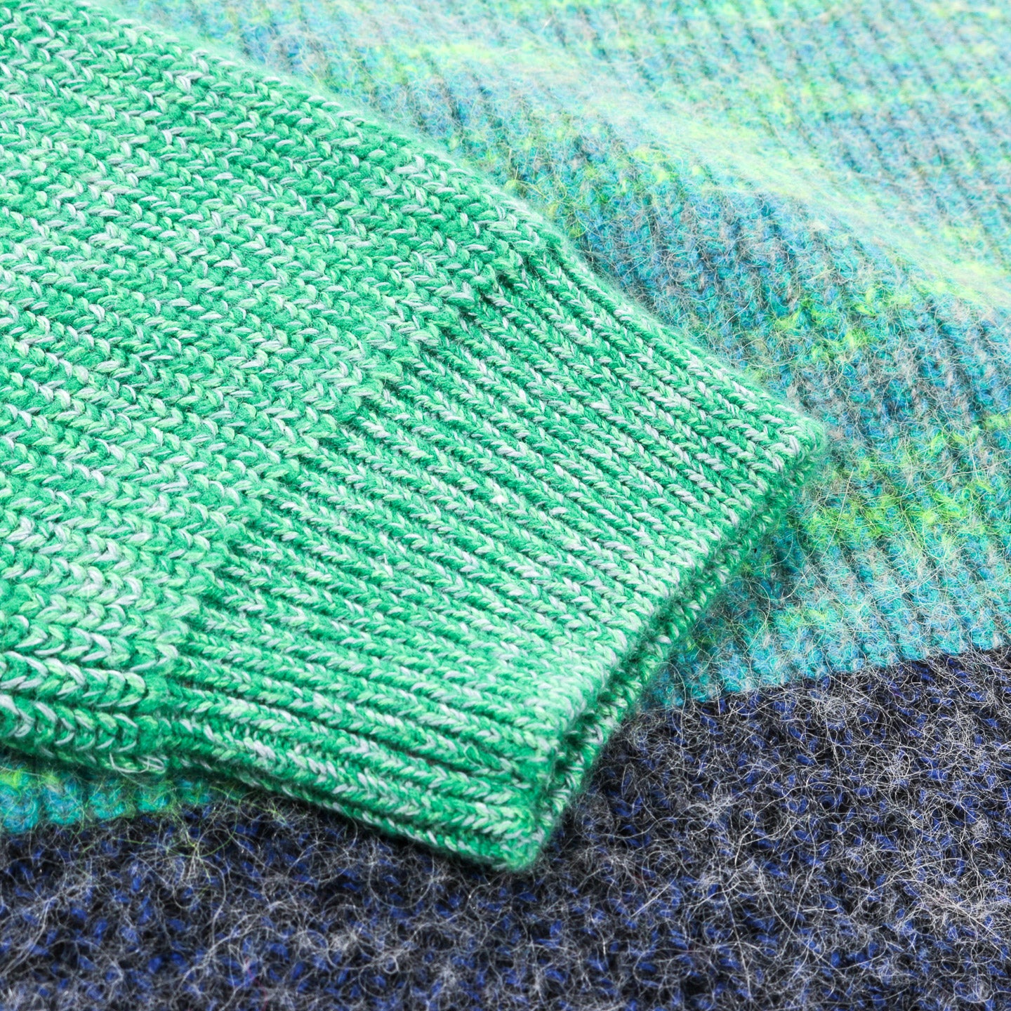 WASTE YARN PROJECT ODD SWEATER - M (A)