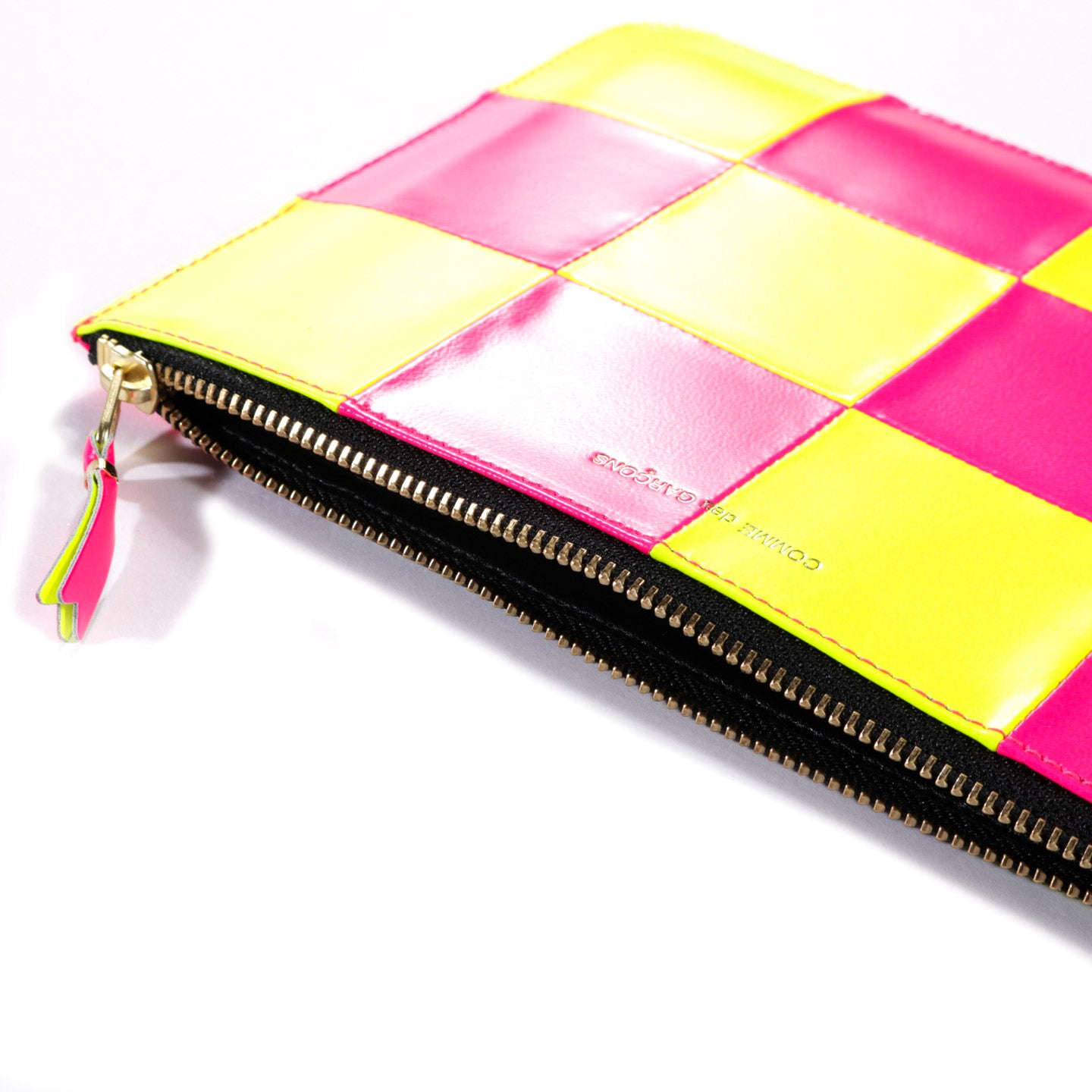 COMME DES GARCONS SA5100 FLUO SQUARES ZIP WALLET YELLOW / PINK