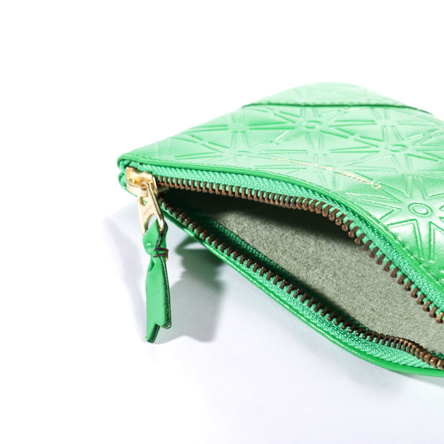 COMME DES GARCONS SA810E EMBOSSED LEATHER ZIP WALLET GREEN
