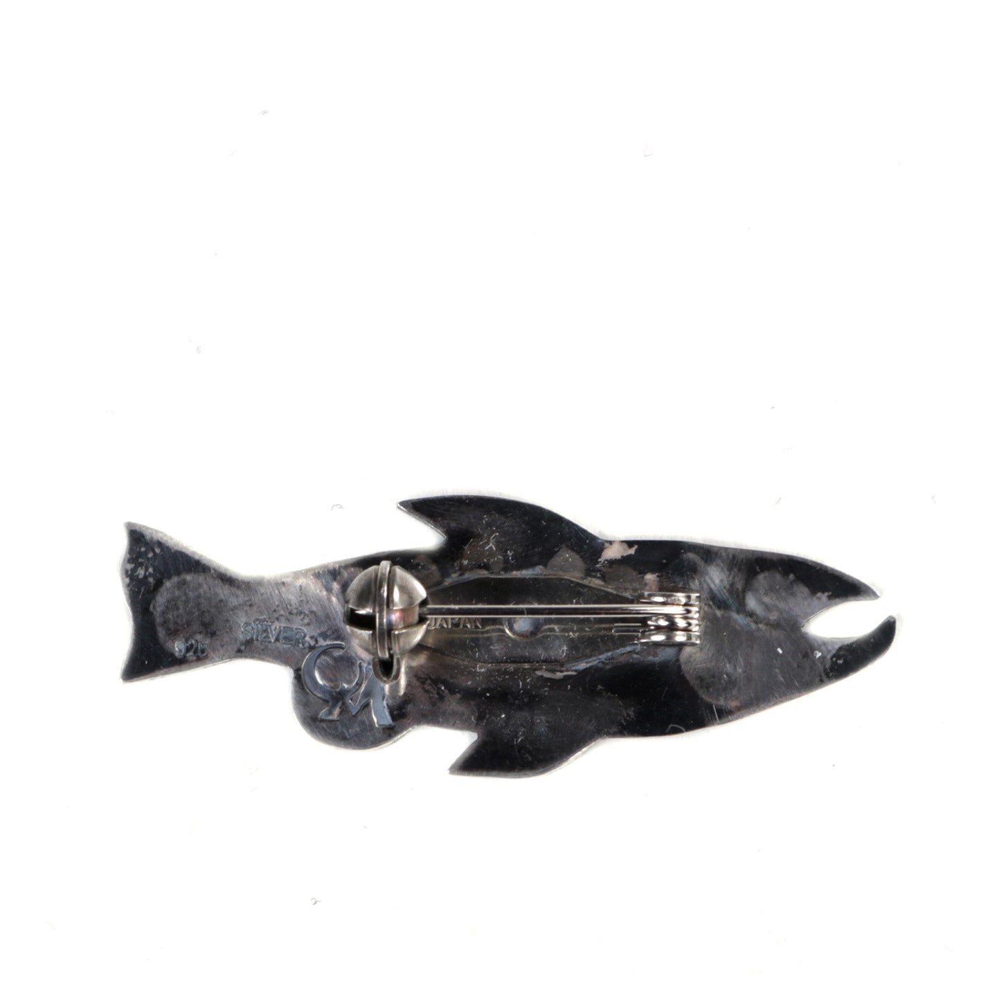 MUNQA FISH PIN STERLING SILVER