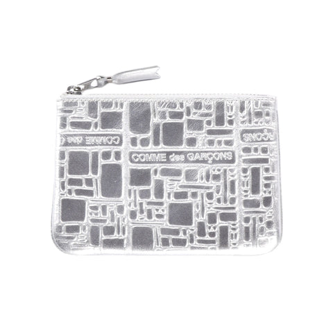 COMME DES GARCONS SA8100 EMBOSSED LOGOTYPE ZIP WALLET SILVER