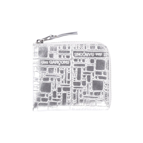 COMME DES GARCONS SA3100 EMBOSSED LOGOTYPE ZIP WALLET SILVER